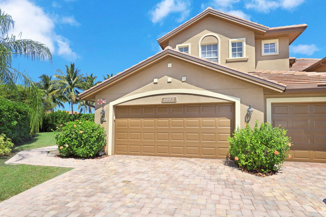6693 Alden Woods Cir #101, Naples, FL 34113