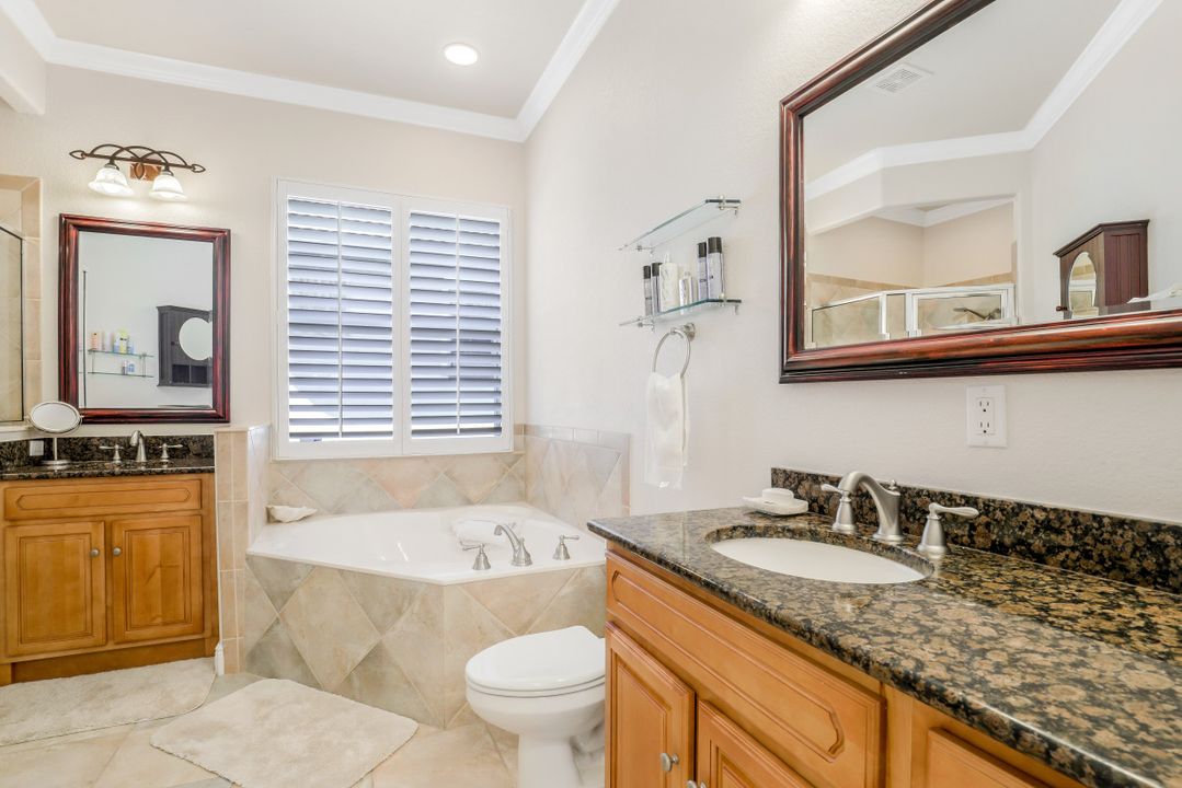 6900 Anthurium Ln, Naples, FL 34113