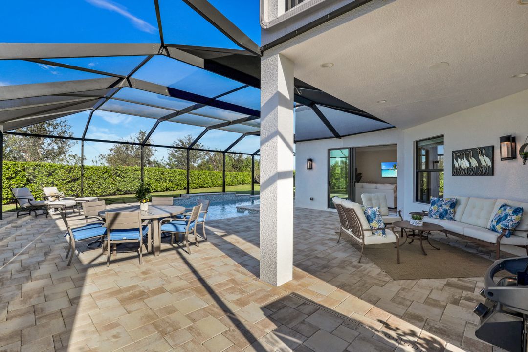 2827 Thunder Bay Circle, Naples, FL 34119