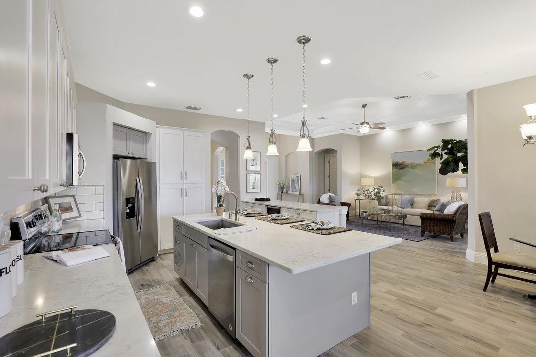 8761 Hideaway Harbor Ct, Naples, FL 34120