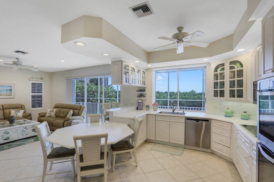 450 Spinnaker Dr, Marco Island, FL 34145