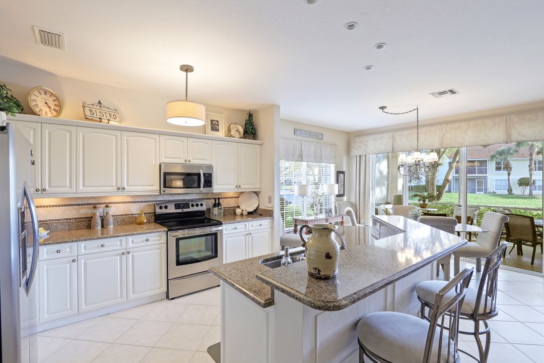 5650 Northboro Dr #101, Naples, FL 34110