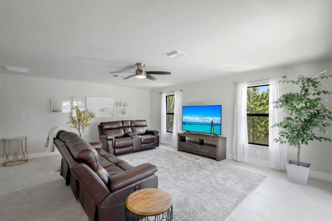 2016 SW 28th Ln, Cape Coral, FL 33914