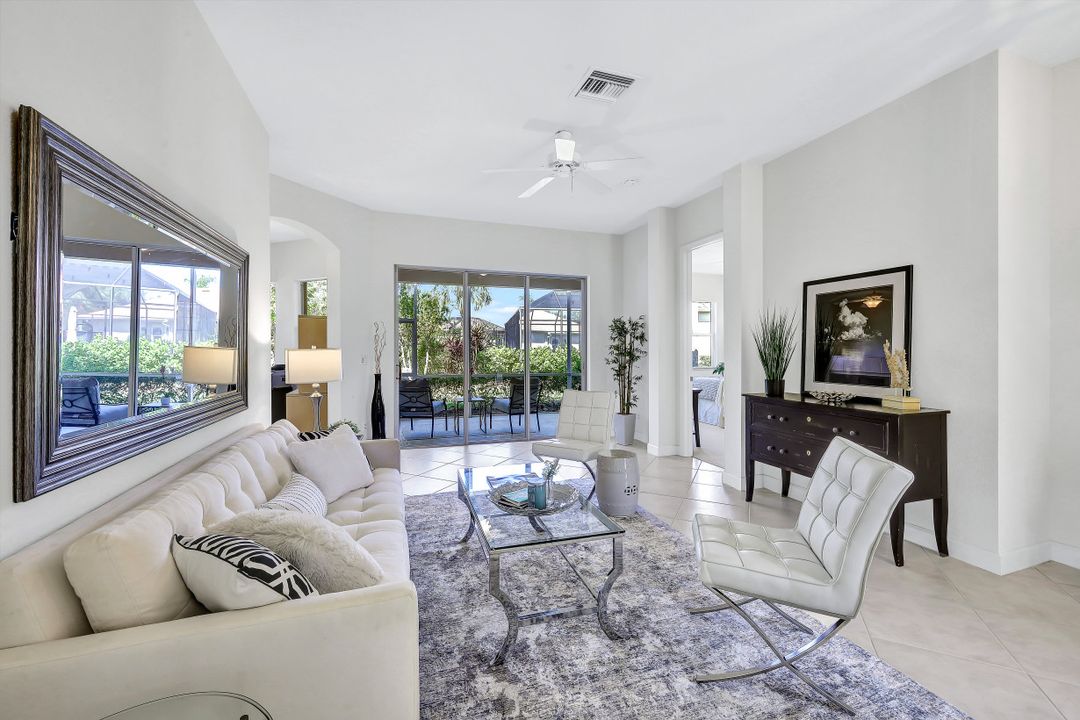 6104 Highwood Park Ln, Naples, FL 34110