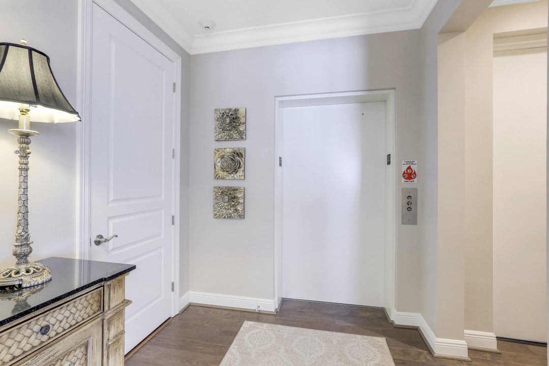 16386 Viansa Wy #102, Naples, FL 34110