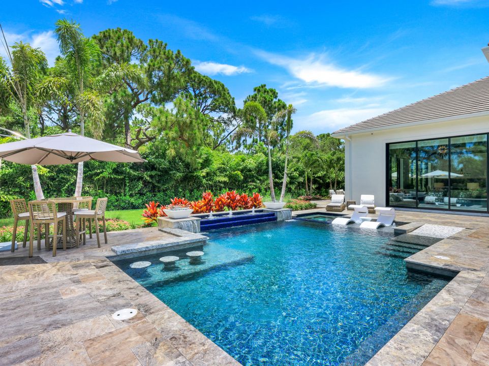 359 Warwick Way, Naples, FL 34110