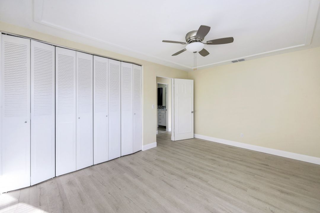 32 Knights Bridge Rd, Naples, FL 34112