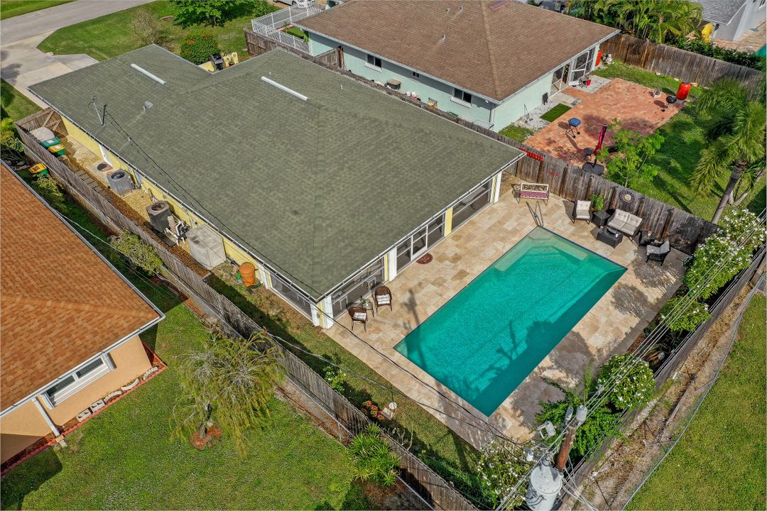 562 100th Ave N, Naples, FL 34108