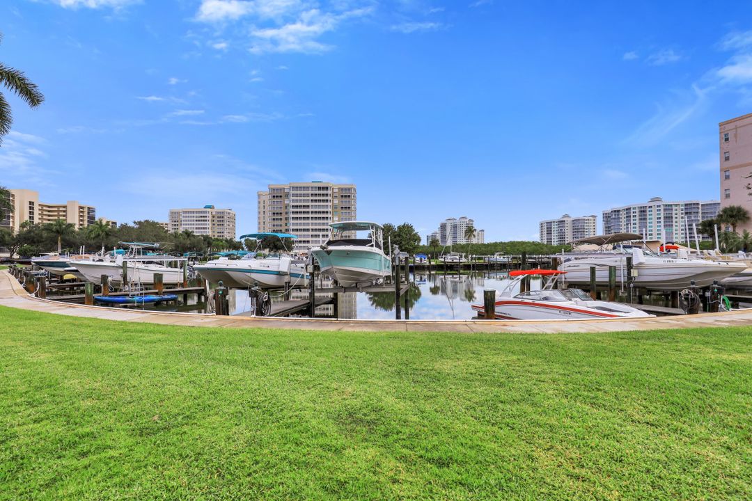 1 Bluebill Ave, Naples, FL 34108