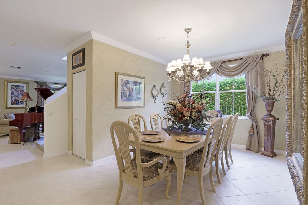 1886 Hidden Trail Ln, Weston, FL 33327