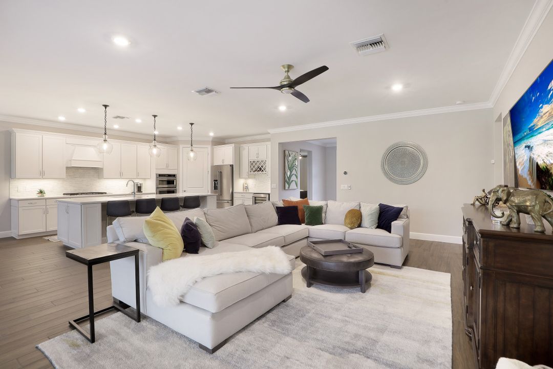 19332 Aqua Shore Dr, Fort Myers, FL 33913