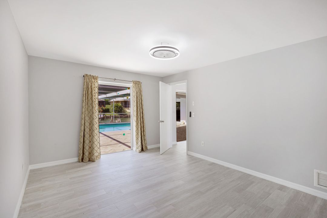 288 Grapewood Ct, Marco Island, FL 34145