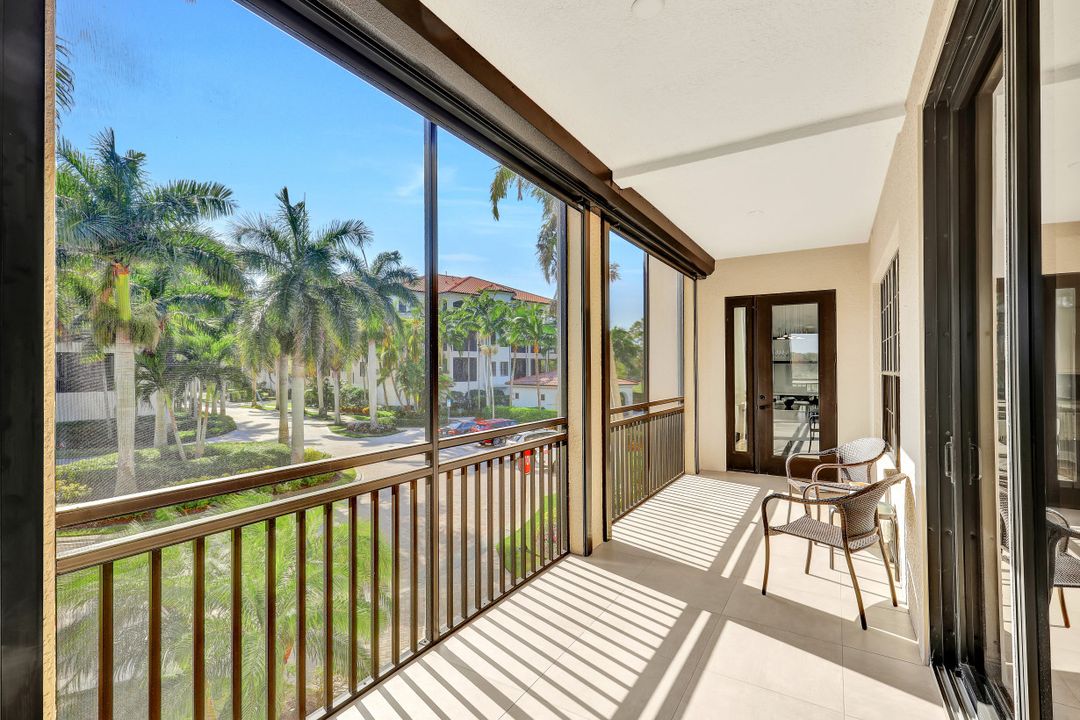 2538 Marquesa Royale Ln  #102, Naples, FL 34109