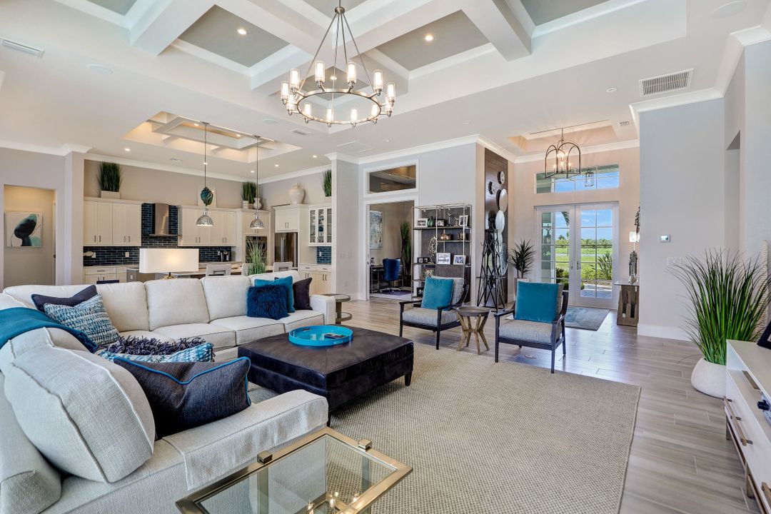 14234 Charthouse Cir, Naples, FL 34114