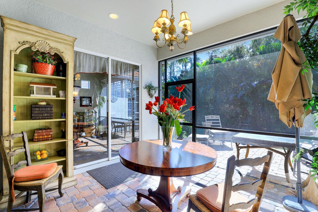 16156 Parque Ln, Naples, FL 34110