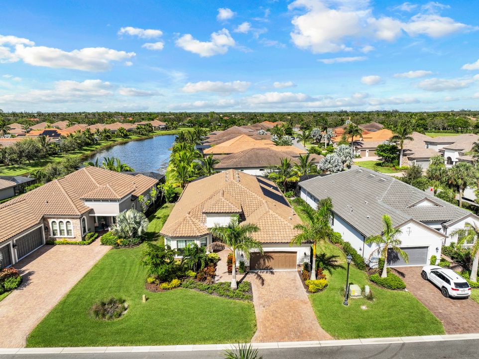 3227 Quilcene Ln, Naples, FL 34114