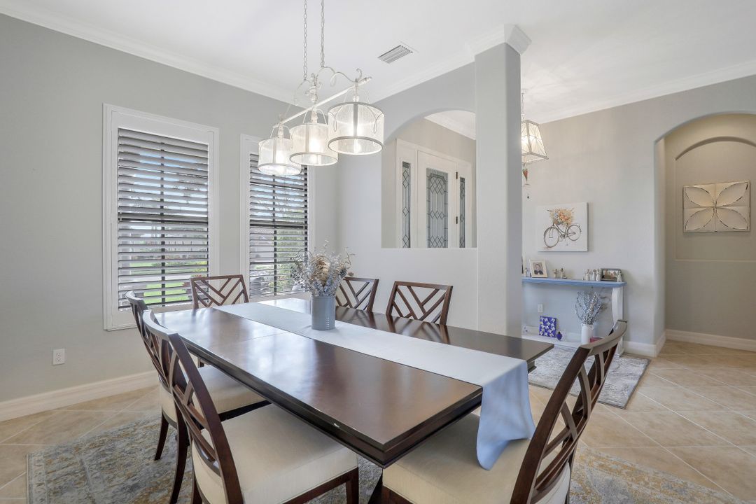 10153 Biscayne Bay Ln, Naples, FL 34120