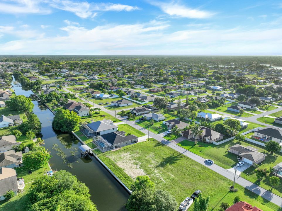 318 SE 5th Ave, Cape Coral, FL 33990