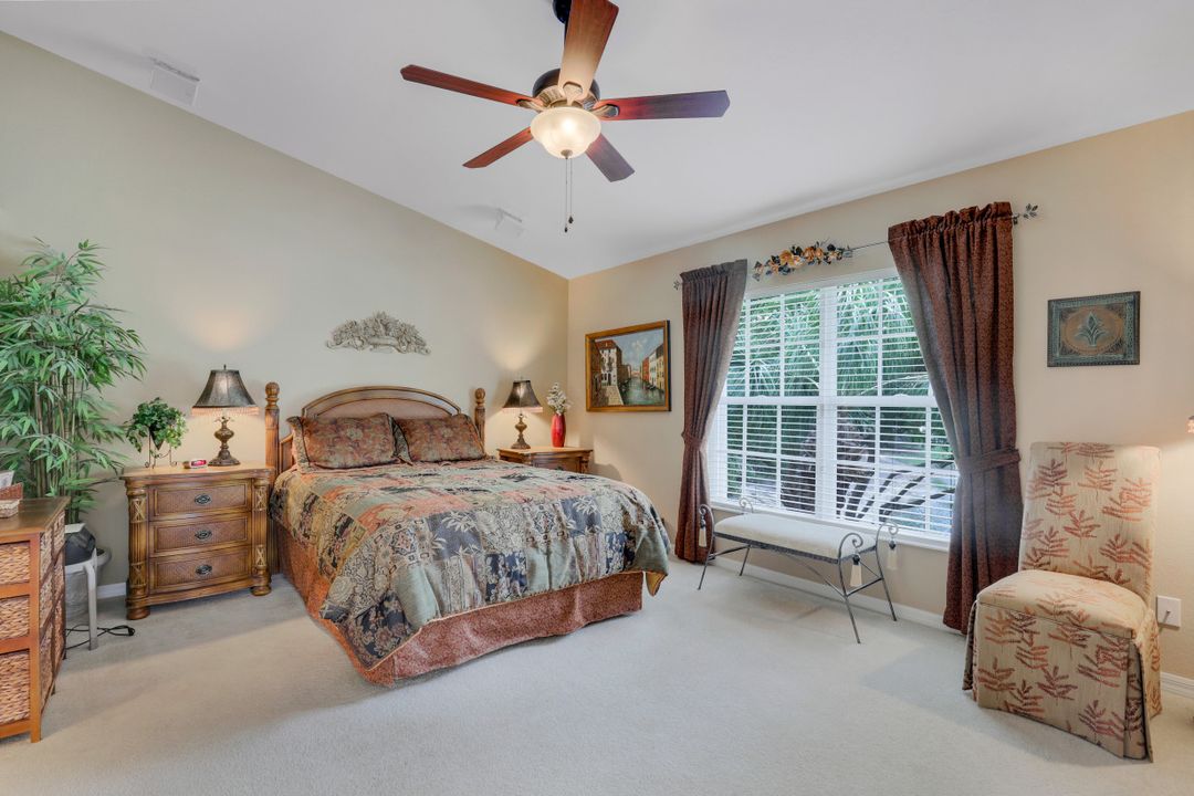 5610 Sherborn Dr #202, Naples, FL 34110