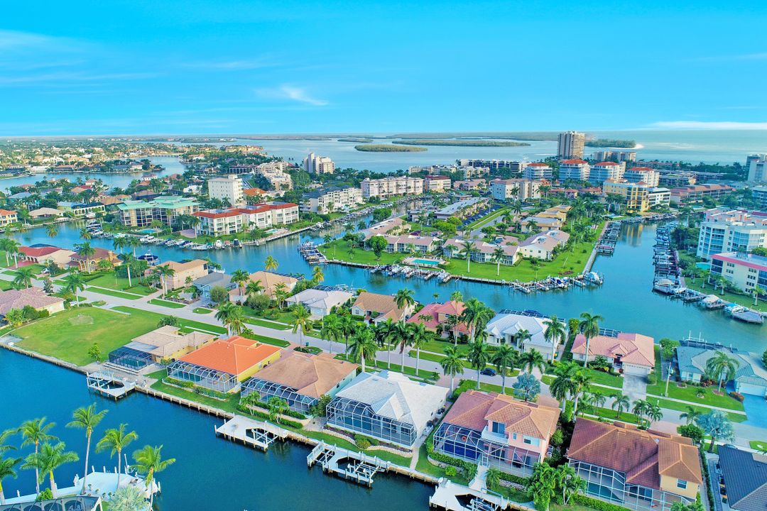 851 Banyan Ct, Marco Island, FL 34145