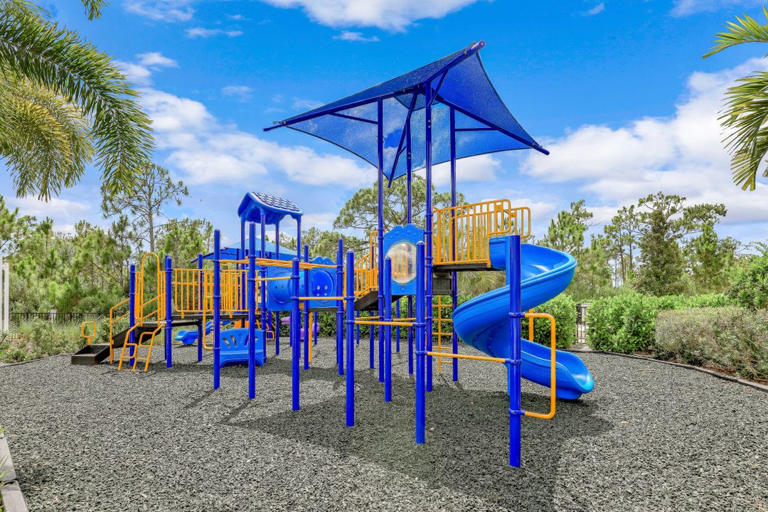 3101 Amadora Cir, Cape Coral, FL 33909