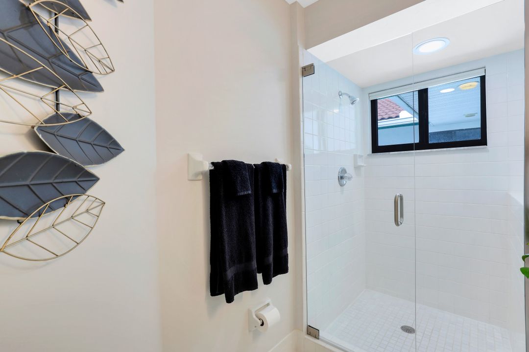 2278 Anchorage Ln #D, Naples, FL 34104