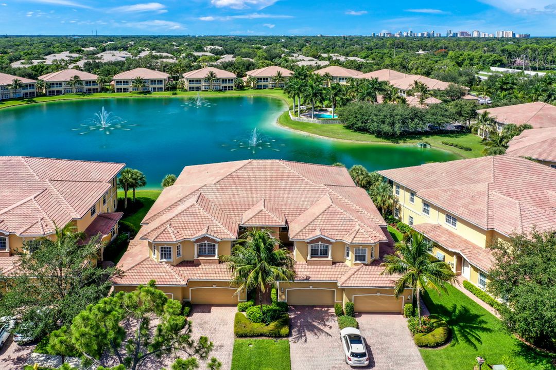 7160 Lemuria Cir #1501, Naples, FL 34109