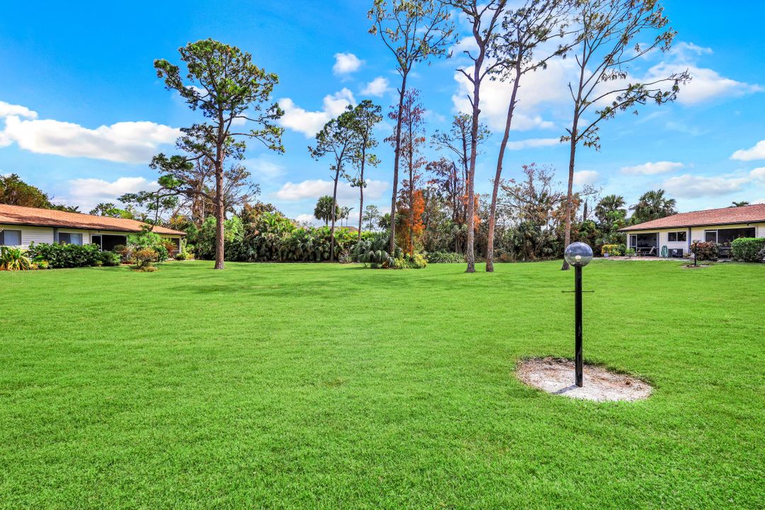 1079 Pine Isle Ln, Naples, FL 34112