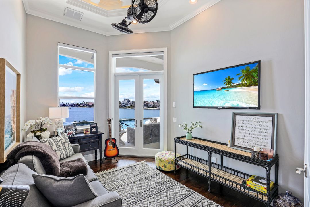 5930 Harborage Dr, Fort Myers, FL 33908