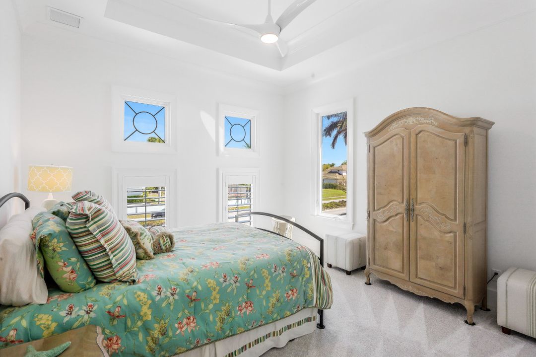 550 S Barfield Dr, Marco Island, FL 34145