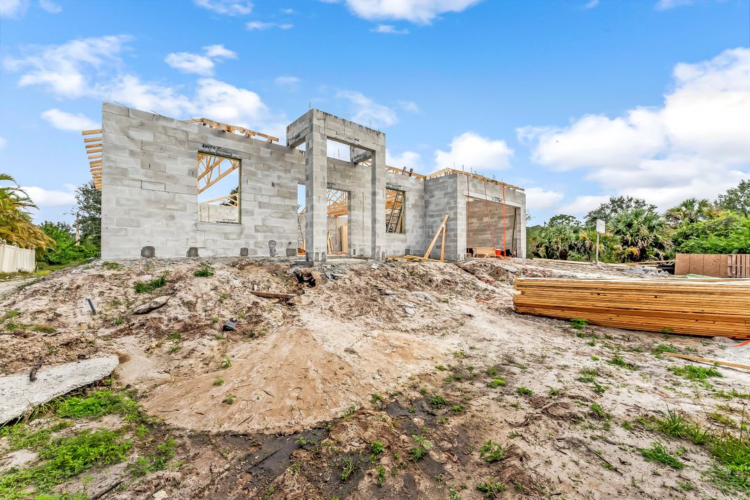 431 Pinafore Ave, Lehigh Acres, FL 33974