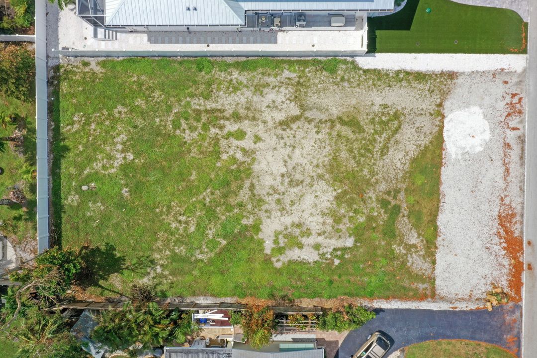 1238 14th Ave N, Naples, FL 34102