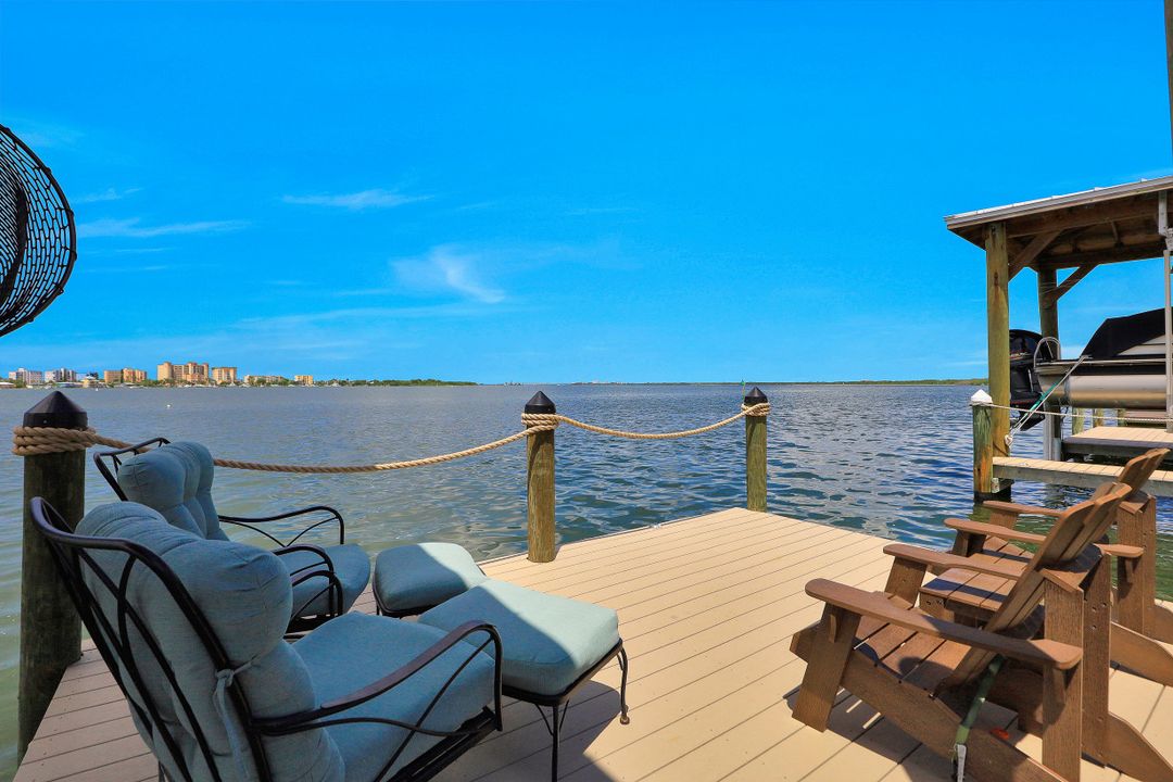 815 San Carlos Dr, Fort Myers Beach, FL 33931