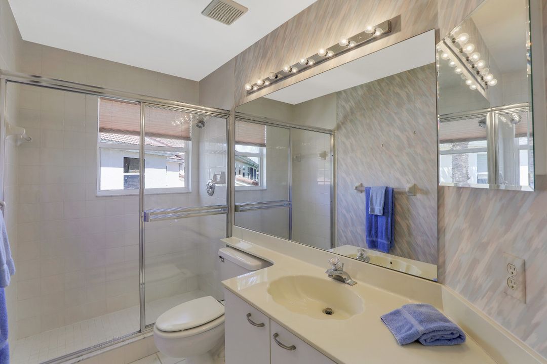 524 Woodshire Ln #E1, Naples, FL 34105