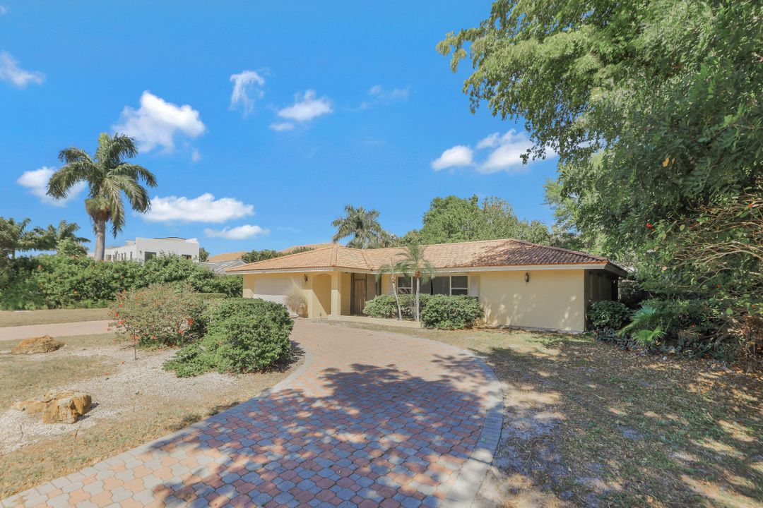 3840 Crayton Rd, Naples, FL 34103