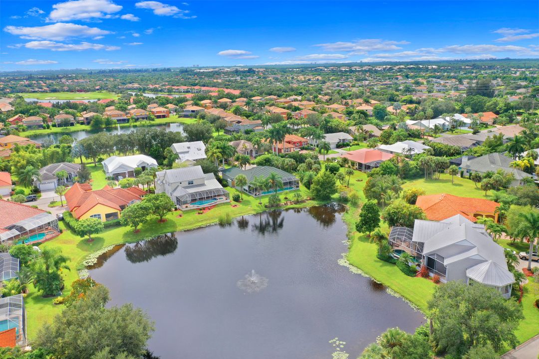 8708 S Lake Cir, Fort Myers, FL 33908