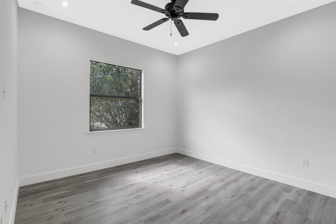 3013 Lunar St, Naples, FL 34112