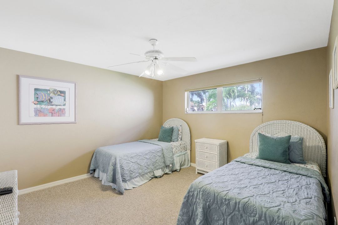 5261 Nautilus Dr, Cape Coral, FL 33904