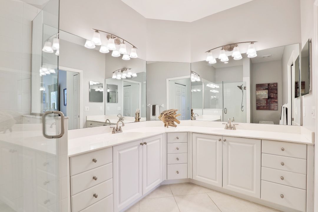 5870 3 Iron Dr #4-401, Naples, FL 34110