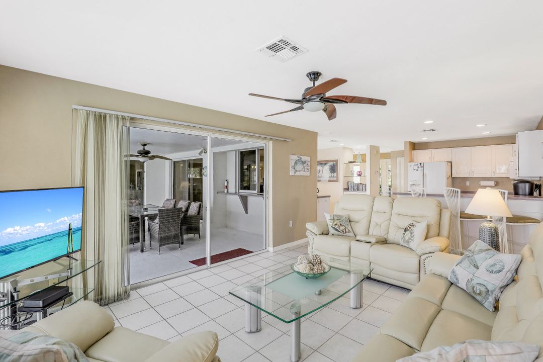 5261 Nautilus Dr, Cape Coral, FL 33904