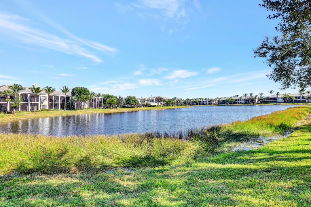 9243 Tesoro Ln #204, Naples, FL 34114