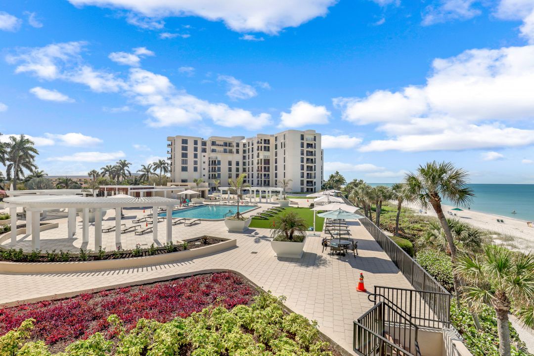 3215 Gulf Shore Blvd N #205, Naples, FL 34103