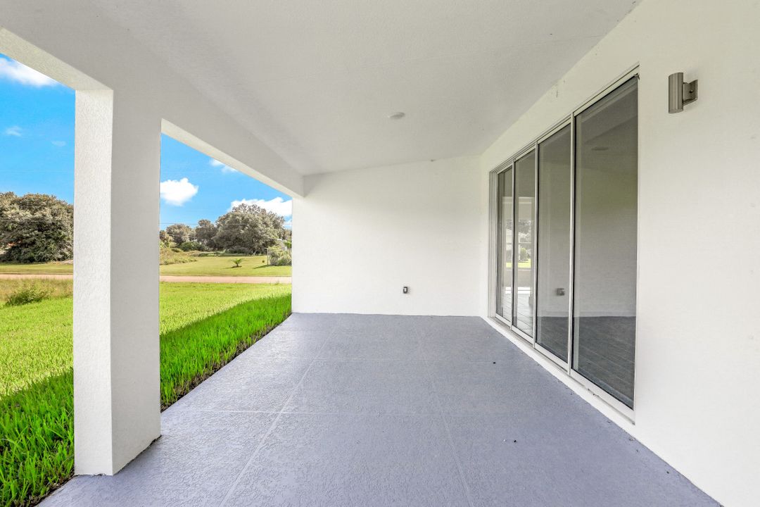 2900 51st St SW, Lehigh Acres, FL 33976