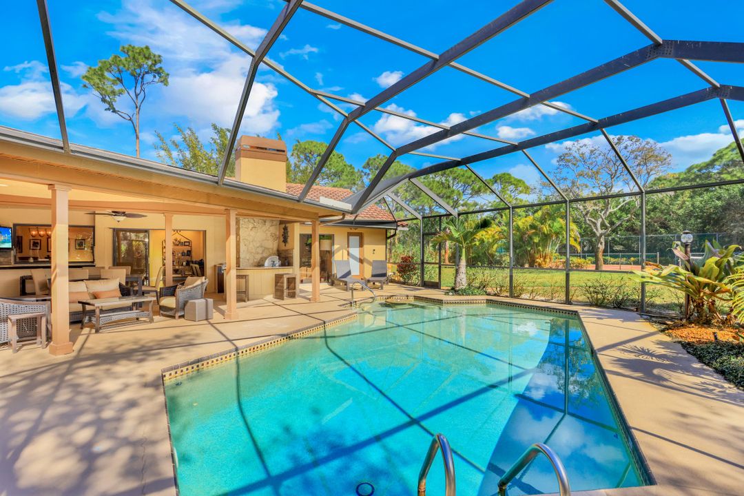 6846 Trail Blvd, Naples, FL 34108