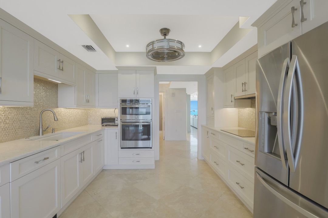 7515 Pelican Bay Blvd #11D, Naples, FL 34108