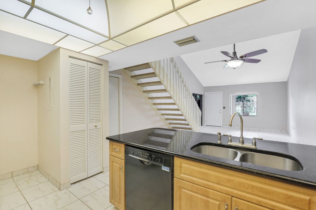 8815 Somerset Blvd, Fort Myers, FL 33919