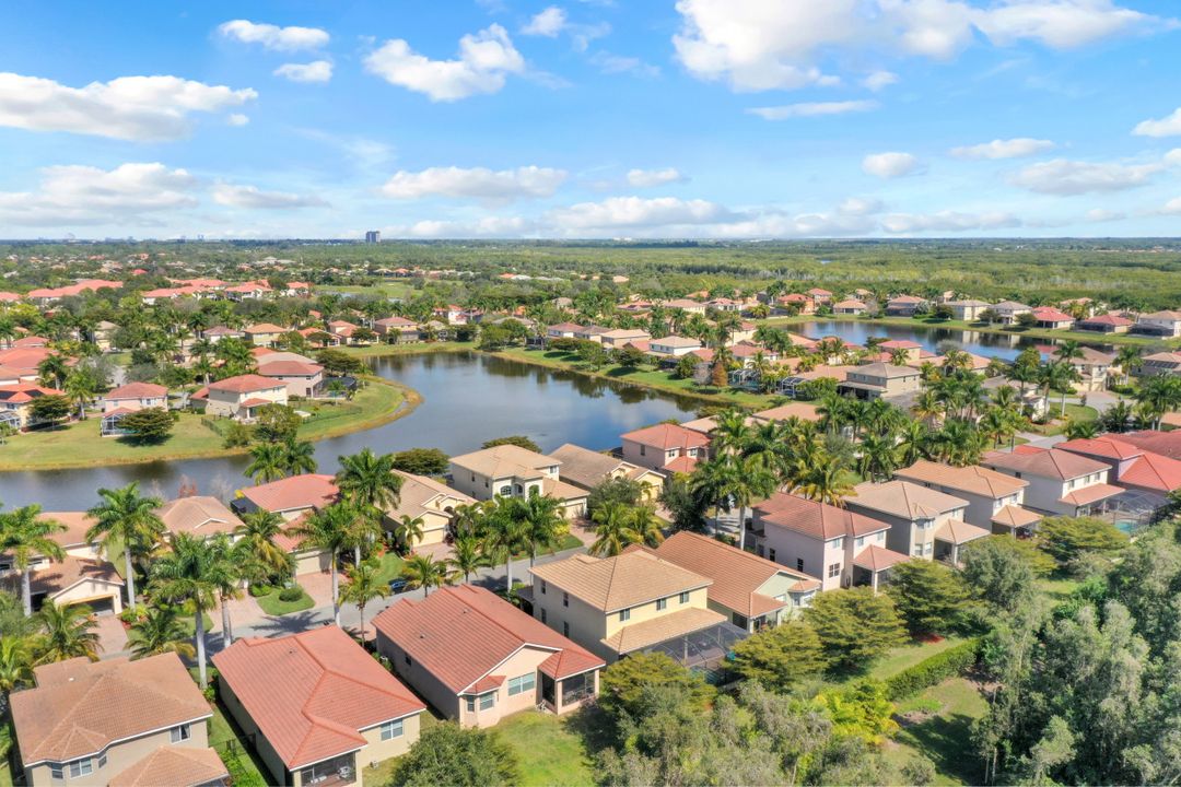 8616 Sumner Ave, Fort Myers, FL 33908