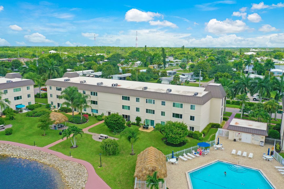 1010 Manatee Rd #B201, Naples, FL 34114