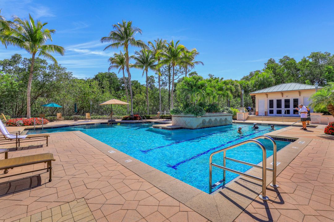 455 Cove Tower Dr #704, Naples, FL 34110