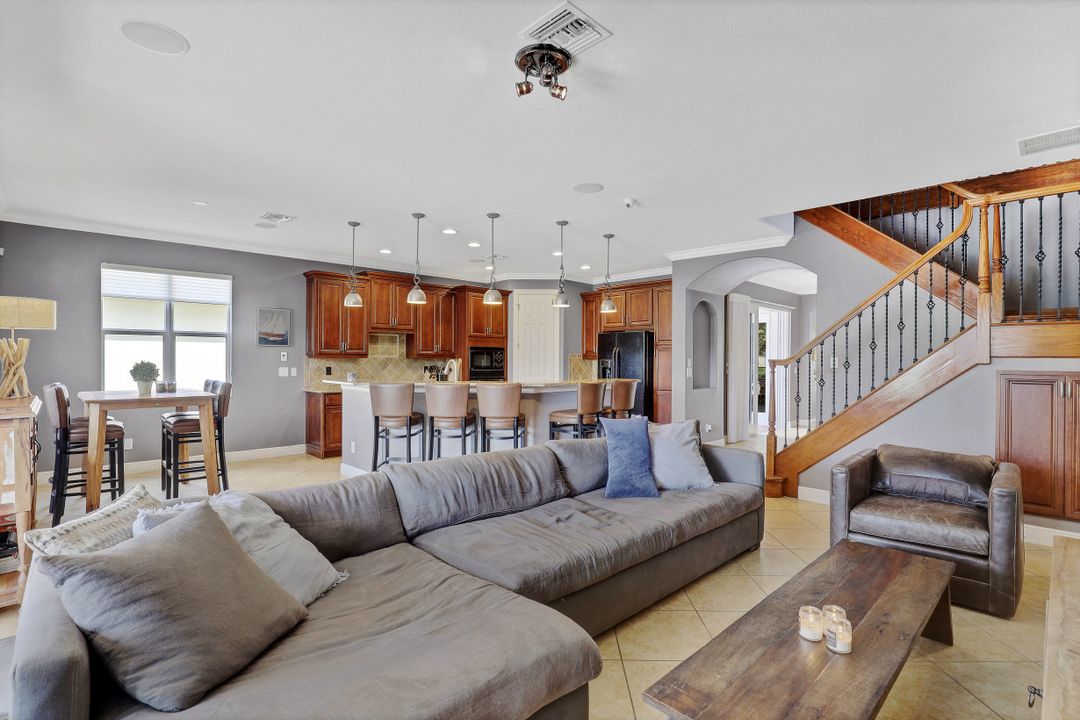 7632 Martino Cir, Naples, FL 34112